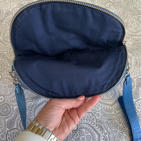 Marc by Marc Jacobs crossbody medium sized bag. - Picture 5 of 12